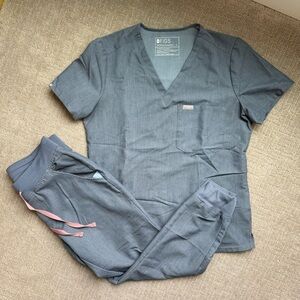 FIGS Gray Scrub Set S/PS